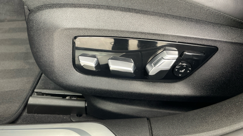 BMW 7 Series 740e Exclusive 4dr Auto Saloon